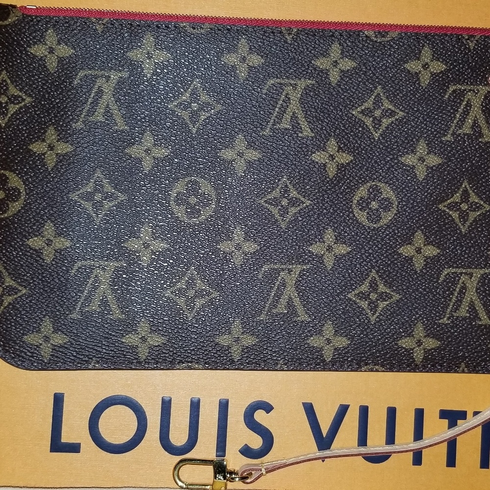 louis vuitton clutch
